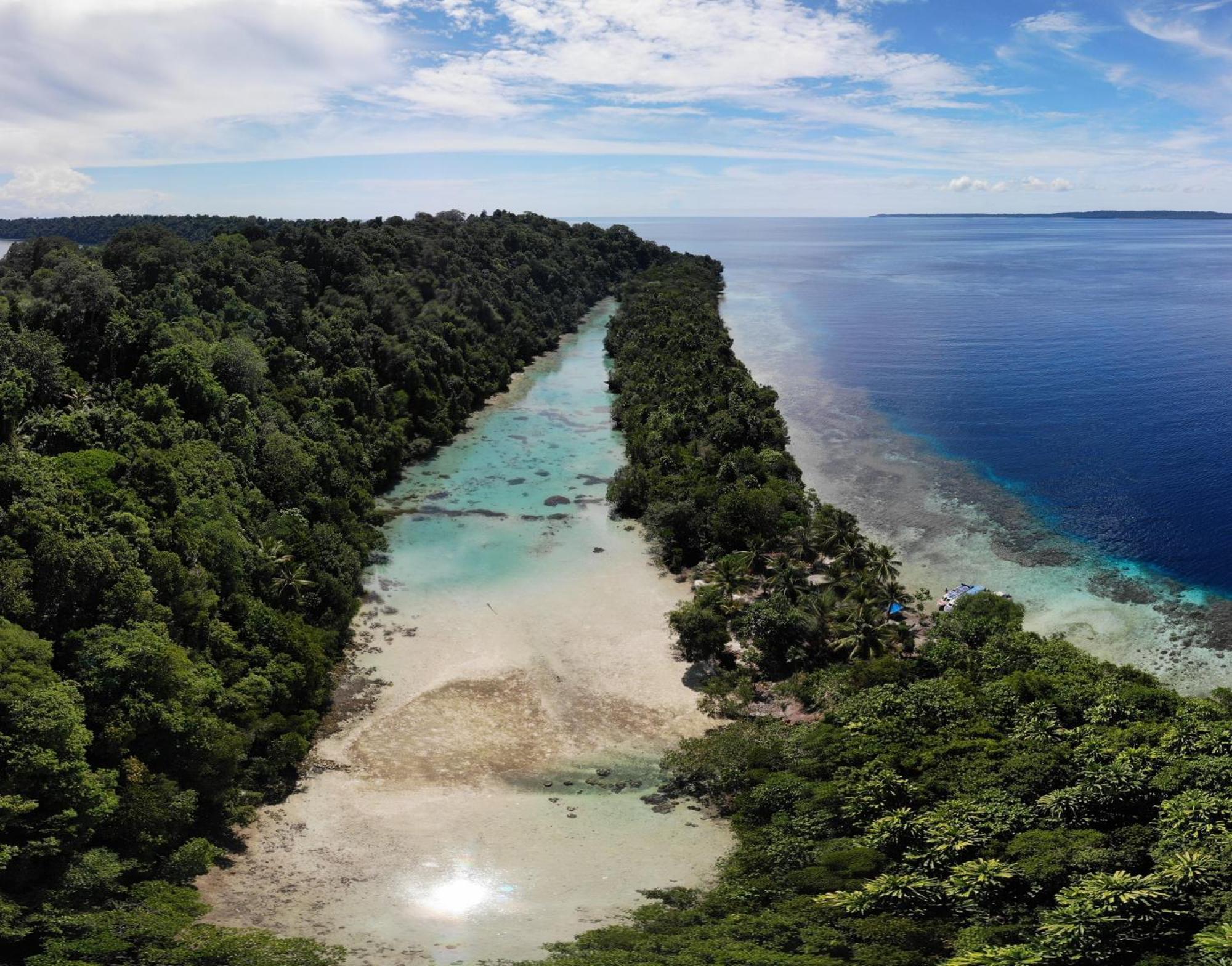 Nunukan Island Resort Maratua Island Exteriör bild