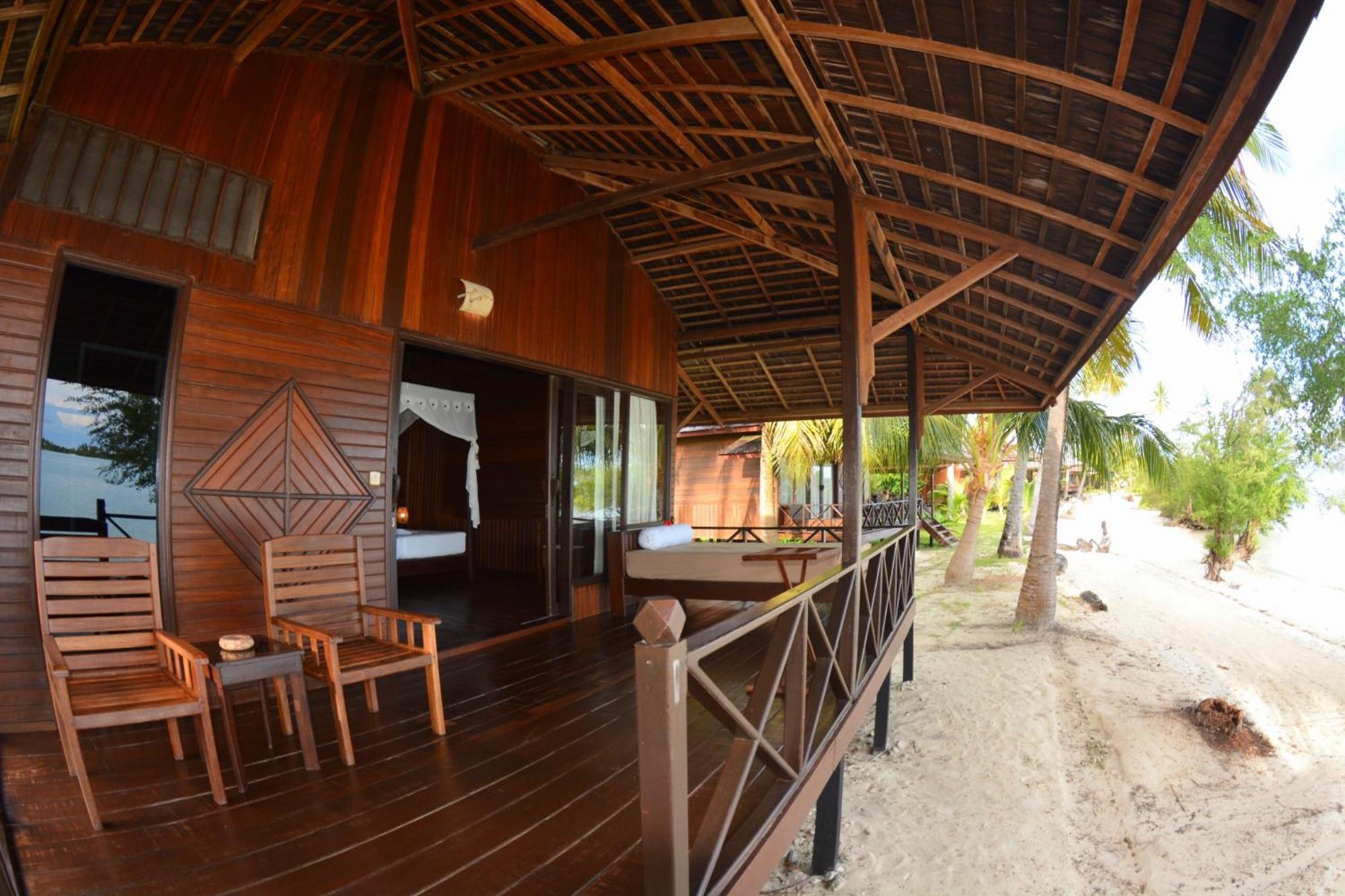 Nunukan Island Resort Maratua Island Exteriör bild
