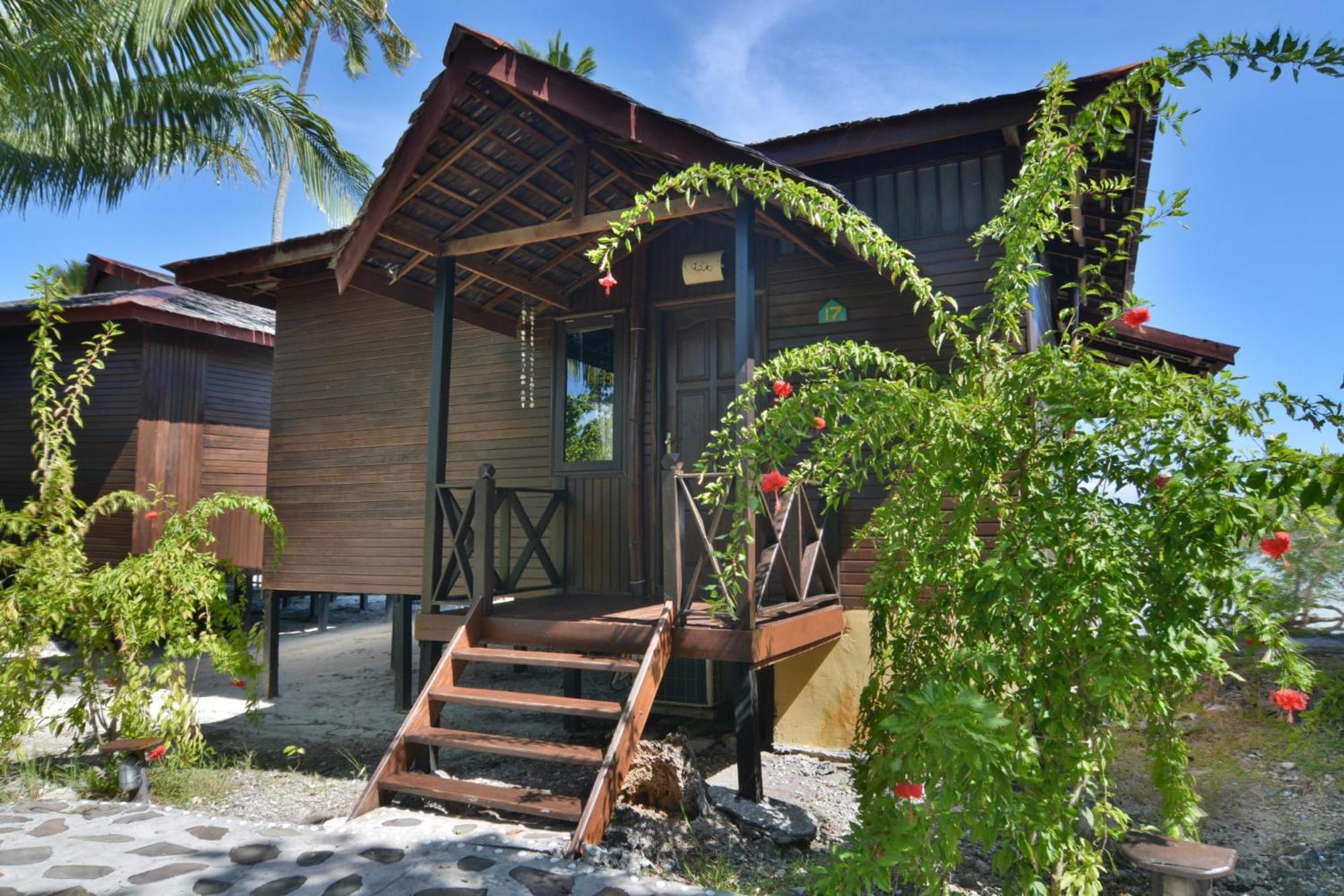 Nunukan Island Resort Maratua Island Exteriör bild